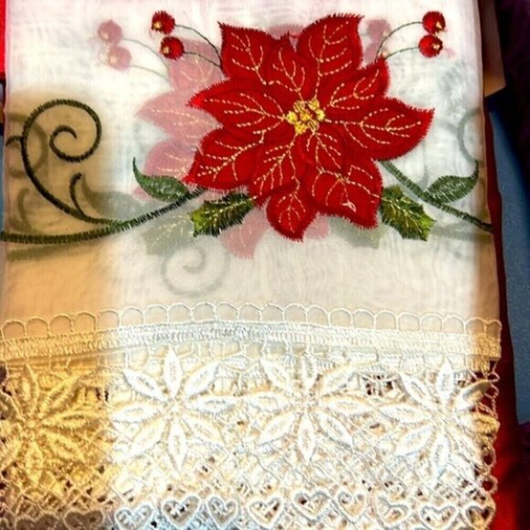 Poinsettia Macrame 3PC Kitchen Curtain Set - Picture 2 of 4